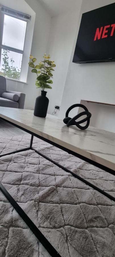 Silver Serenity Apartment Stoke-on-Trent